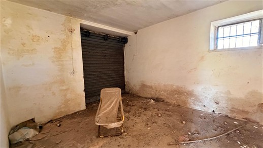 Corpo Di Trulli Con Fabbricati